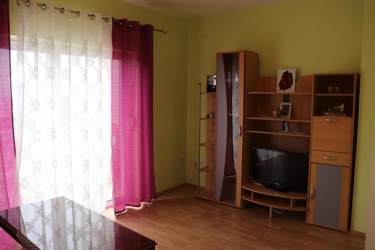 Apartments Vesna Banjol Buitenkant foto